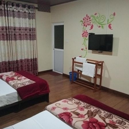 Thuvaraga Inn Nuwara Eliya Bagian luar foto
