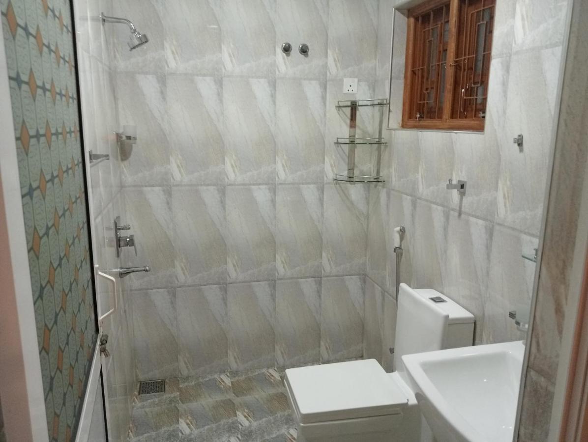 Thuvaraga Inn Nuwara Eliya Bagian luar foto
