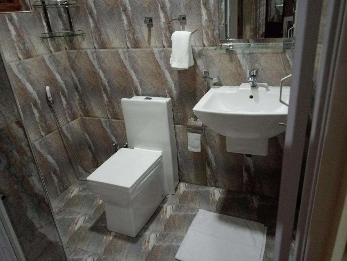 Thuvaraga Inn Nuwara Eliya Bagian luar foto